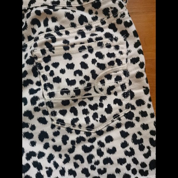 AMERICAN EAGLE Stretch Shorts Black & White Cheetah. - Picture 3 of 6